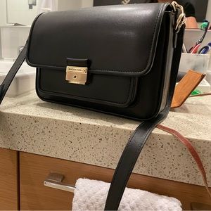 NWT Michral Kors black metal accent cross body❌SOLD❌